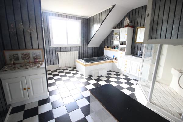Varennes-Jarcy (91480) Maison familiale au calme, sans vis-à-vis, avec beau potentiel – Varennes-Jarcy
