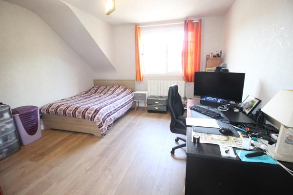 Varennes-Jarcy (91480) Maison familiale au calme, sans vis-à-vis, avec beau potentiel – Varennes-Jarcy