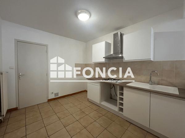 Location Appartement 2 pièces 53.84 m² - 15 RUE COSSE MANIERE 2eme droite Villeneuve Sur Lot 47300