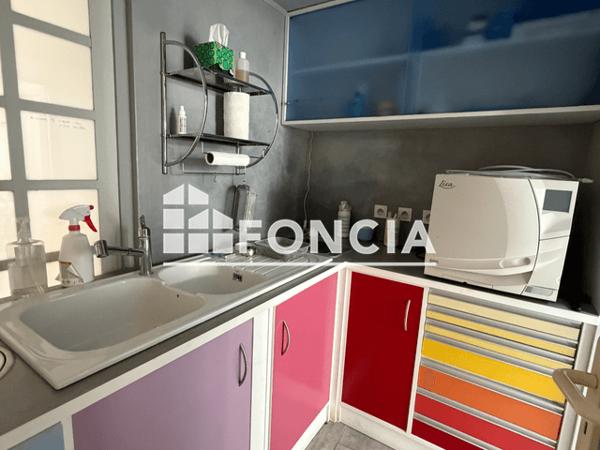 Location Local commercial 4 pièces 72 m² - Ruelle Sur Touvre 16600