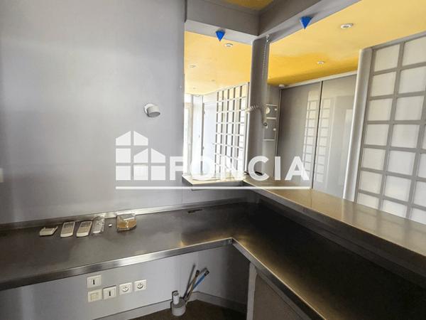 Location Local commercial 4 pièces 72 m² - Ruelle Sur Touvre 16600
