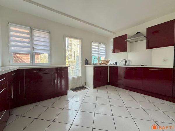 Maison de ville 2 chambres, garage, jardin.