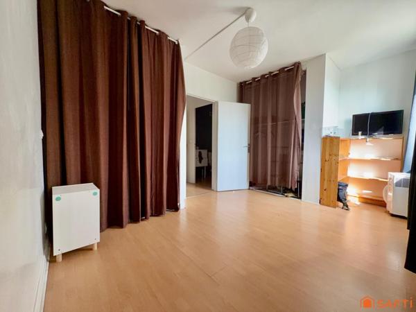 Maison de ville 2 chambres, garage, jardin.