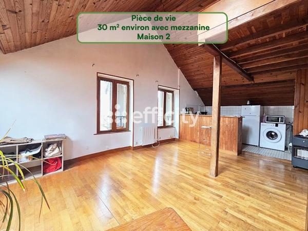 Maison
         11 pièces
        - 210 m² 359 000 € *