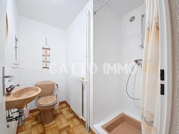 Woippy (57140) SOUS OFFRE D'ACHAT // Maison de 155m² à rafraîchir // 3 chambres // terrain de 617 m² // Jardin // Garages //