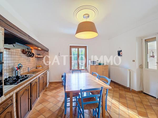 Woippy (57140) SOUS OFFRE D'ACHAT // Maison de 155m² à rafraîchir // 3 chambres // terrain de 617 m² // Jardin // Garages //