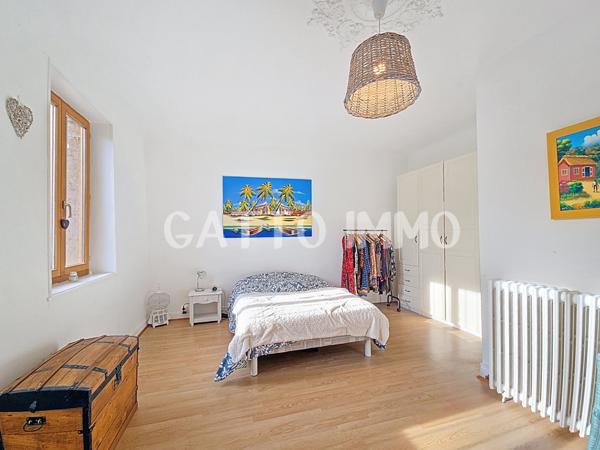 Woippy (57140) SOUS OFFRE D'ACHAT // Maison de 155m² à rafraîchir // 3 chambres // terrain de 617 m² // Jardin // Garages //