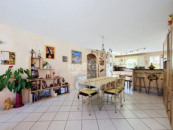 Port Camargue Villa type 4  en très bon état