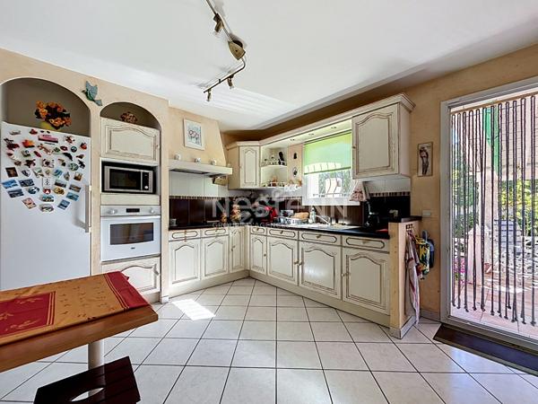 Port Camargue Villa type 4  en très bon état