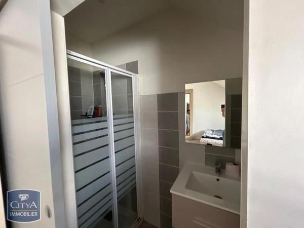 Appartement à louer 2 pièces 25.68m² Saint-Quentin (02100)