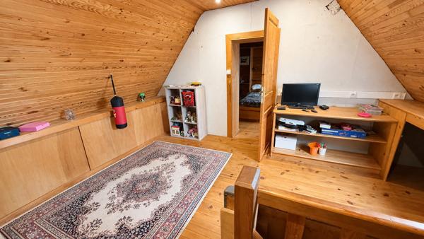 Maison 7 pièces - terrain de 370 m2 - GUILERS