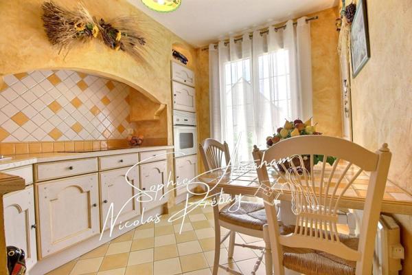 Maison individuelle sur sous-sol total, 4 chambres avec jardin