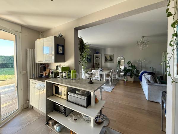 Appartement à vendre 3 pièces DIVONNE LES BAINS (01) - 91m2 - terrasses, jardin, cave et garage