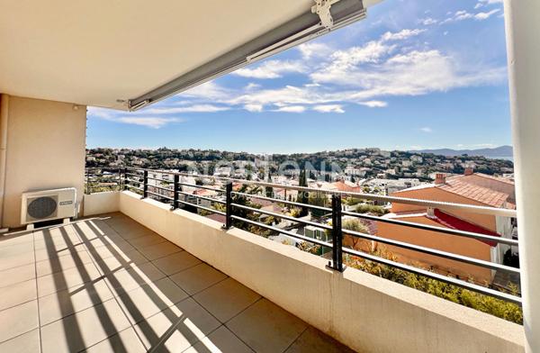Appartement 2 pièces à Saint-Raphaël avec vue dégagée sur la mer