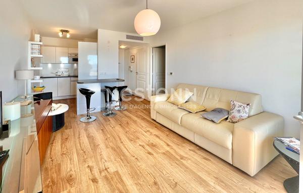 Appartement 2 pièces à Saint-Raphaël avec vue dégagée sur la mer