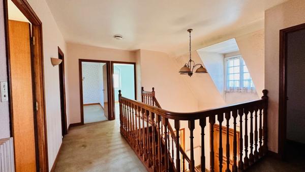 PLOMODIERN, Rare sur le secteur – Volumes, calme et vaste terrain à quelques minutes de la mer