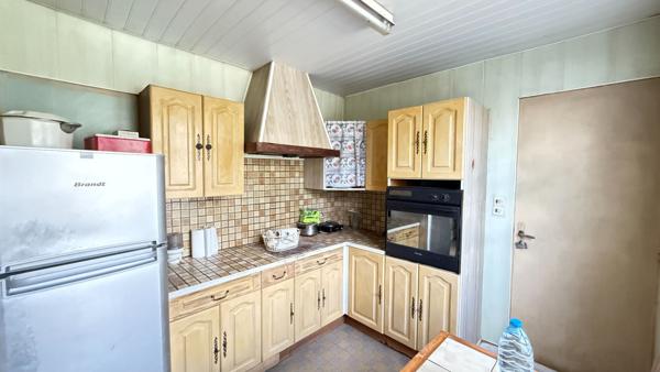 Maison proche NOAILLES, 4 pièces, Séjour /Salon, 2 chambres, Sous sol, Dépendance, Jardin