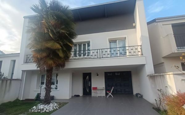 Maison à vendre    5 pièces • 144 m2 Chevilly-Larue