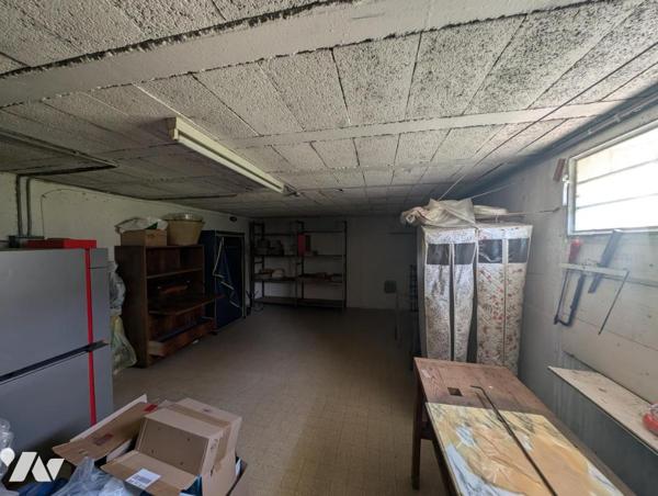 BOURG LES VALENCE - Maison T3, 83 m² sur 1100 m² de parcelle 