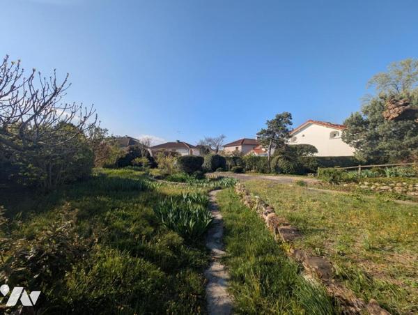 BOURG LES VALENCE - Maison T3, 83 m² sur 1100 m² de parcelle 