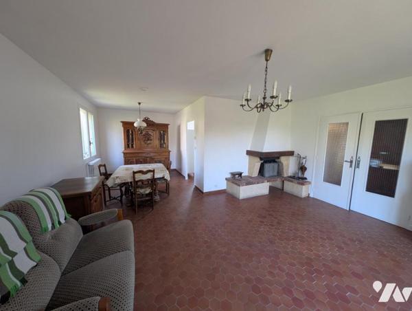 BOURG LES VALENCE - Maison T3, 83 m² sur 1100 m² de parcelle 