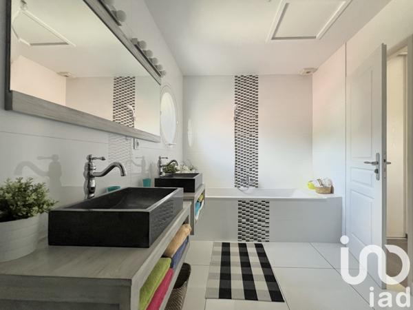 Maison à vendre 7 pièces 233 m² La Buisse