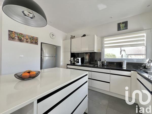 Maison à vendre 7 pièces 233 m² La Buisse