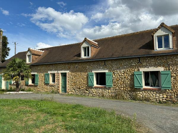 Charmante longère rénovée, située au BAILLEUL entre La Flèche et Sablé-sur-Sarthe .
