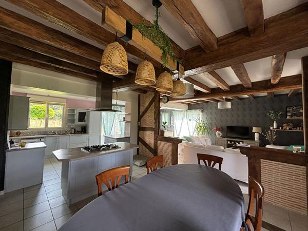 Charmante longère rénovée, située au BAILLEUL entre La Flèche et Sablé-sur-Sarthe .