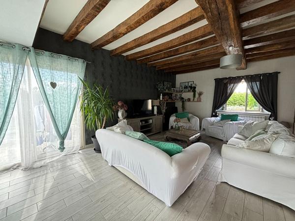 Charmante longère rénovée, située au BAILLEUL entre La Flèche et Sablé-sur-Sarthe .