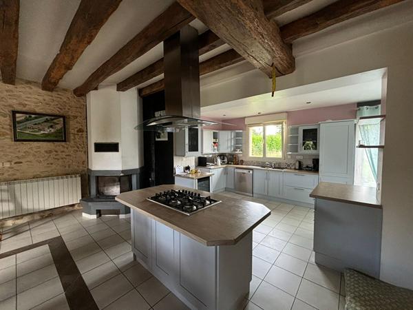 Charmante longère rénovée, située au BAILLEUL entre La Flèche et Sablé-sur-Sarthe .