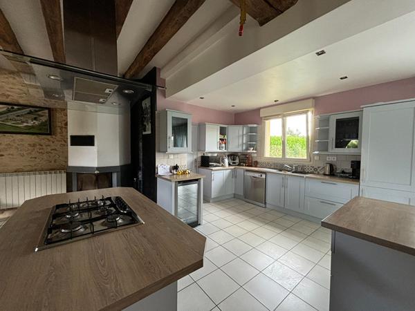 Charmante longère rénovée, située au BAILLEUL entre La Flèche et Sablé-sur-Sarthe .