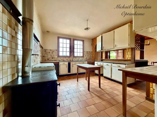 MAISON 142 m², 3 CHAMBRES ET HANGAR DE PLUS DE 300 m²