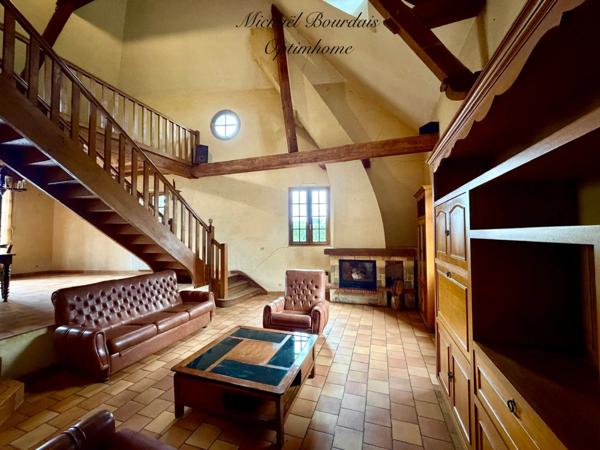 MAISON 142 m², 3 CHAMBRES ET HANGAR DE PLUS DE 300 m²
