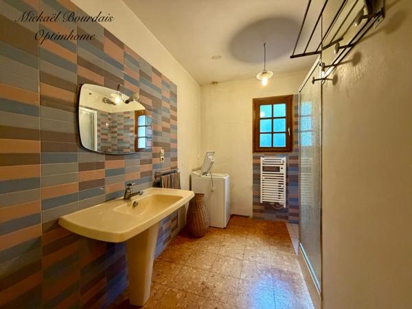 MAISON 142 m², 3 CHAMBRES ET HANGAR DE PLUS DE 300 m²