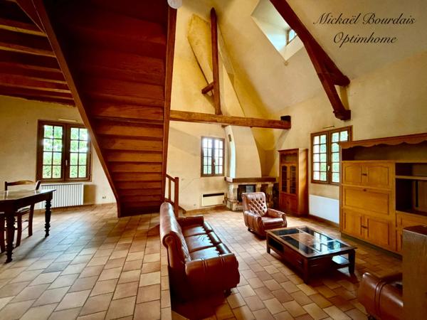 MAISON 142 m², 3 CHAMBRES ET HANGAR DE PLUS DE 300 m²