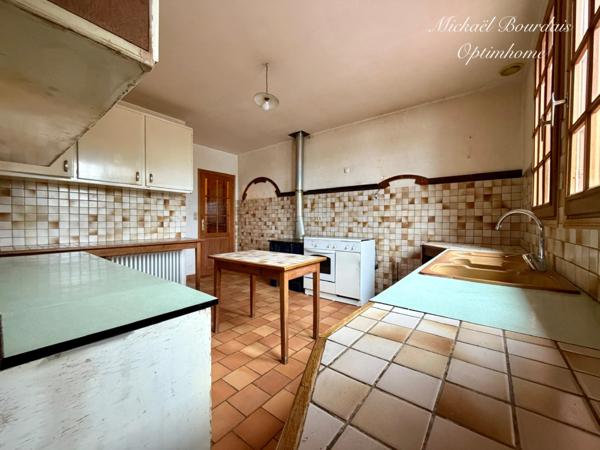 MAISON 142 m², 3 CHAMBRES ET HANGAR DE PLUS DE 300 m²