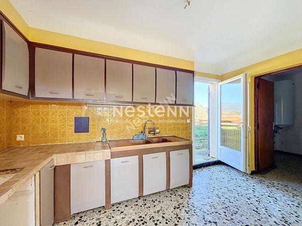 Maison Cucuron 5 pièce(s) 96 m2 sur 2450 m²