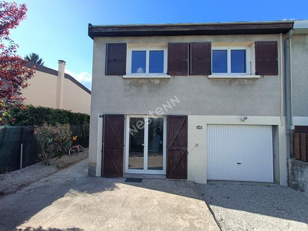 Estrablin: Maison de type 4 avec garage sur son terrain de 258 m².