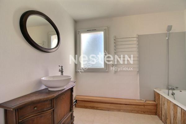 Estrablin: Maison de type 4 avec garage sur son terrain de 258 m².