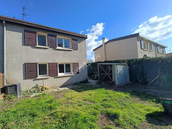 Estrablin: Maison de type 4 avec garage sur son terrain de 258 m².