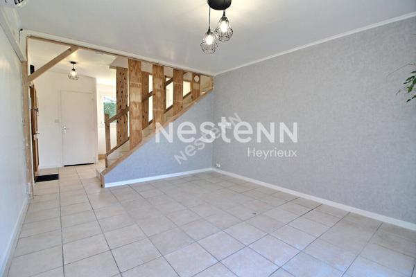 Estrablin: Maison de type 4 avec garage sur son terrain de 258 m².