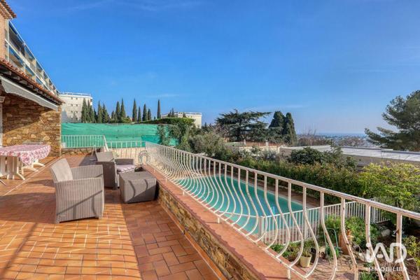 Maison à vendre 8 pièces 201 m² Toulon