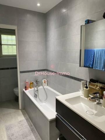 Immeuble à vendre 9 pièces de 121 m²