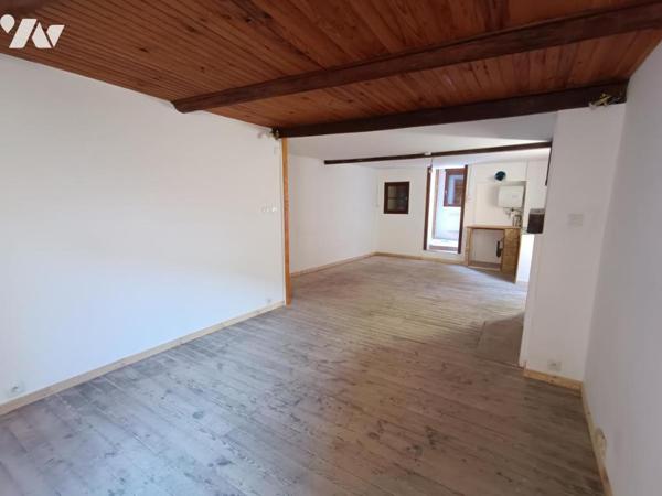 Vente Maison de village rénovée à SEYNE