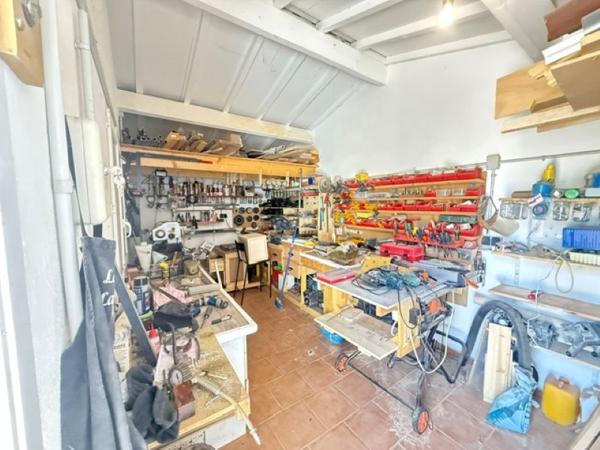 Maison Montagnac 100 m2, 3 chambres, garage, atelier, véranda sur parcelle  de 600m²