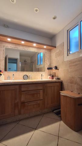 Berre-l'Étang (13130) Villa de plain pied T4 sur terrain avec piscine