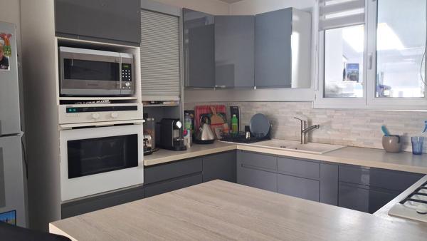 Berre-l'Étang (13130) Villa de plain pied T4 sur terrain avec piscine