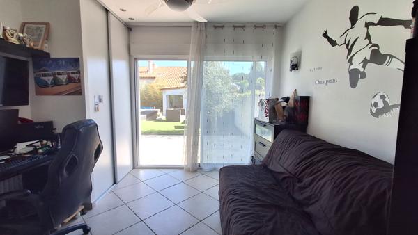 Berre-l'Étang (13130) Villa de plain pied T4 sur terrain avec piscine