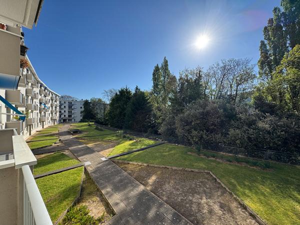 ZOLA-3 pièces-2 chambres-Balcon-Cave-Stationnement,  
Nantes 44100